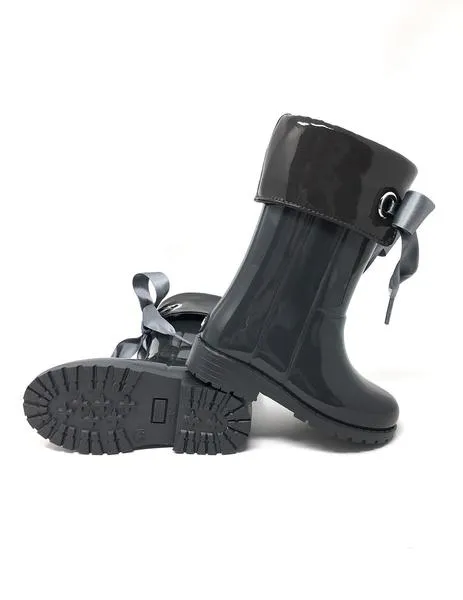 bota goma charol gris