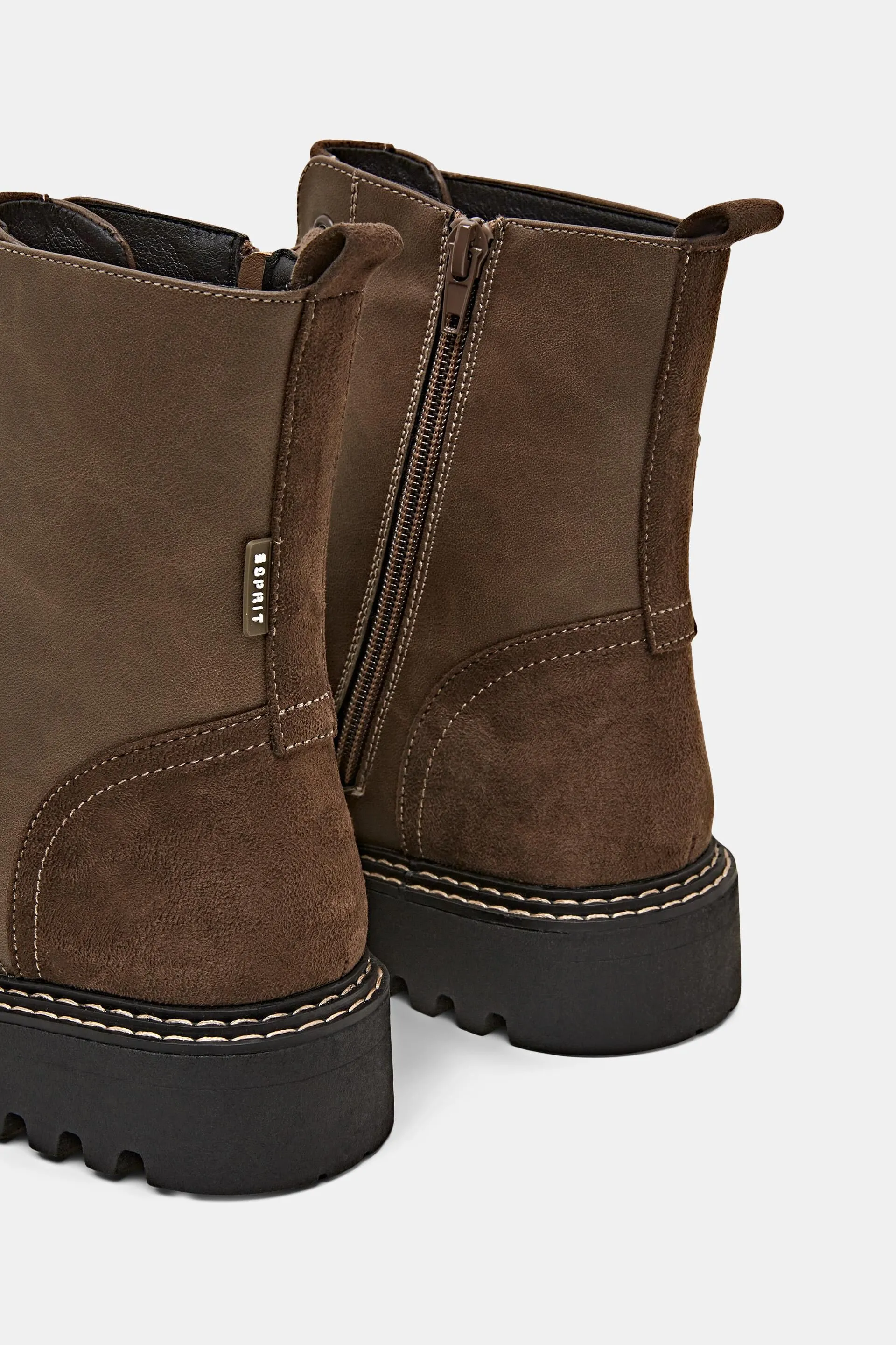 Botas de cuero vegano con cordones