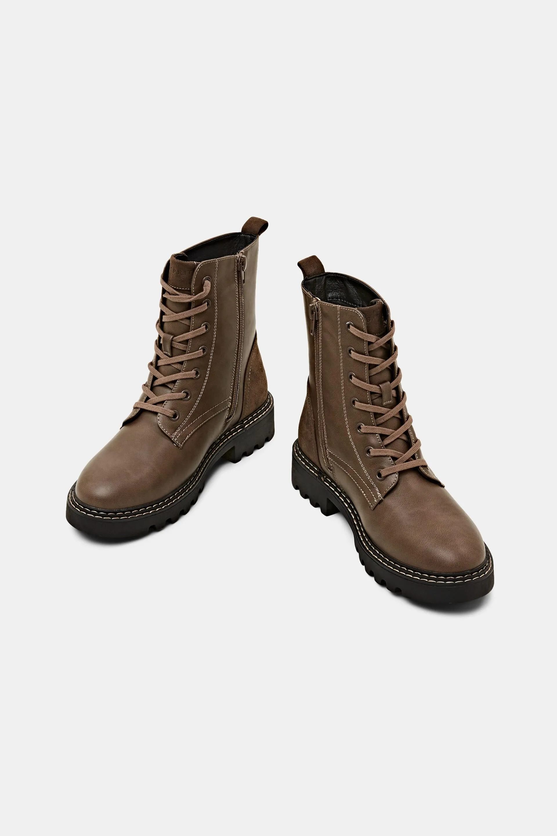 Botas de cuero vegano con cordones
