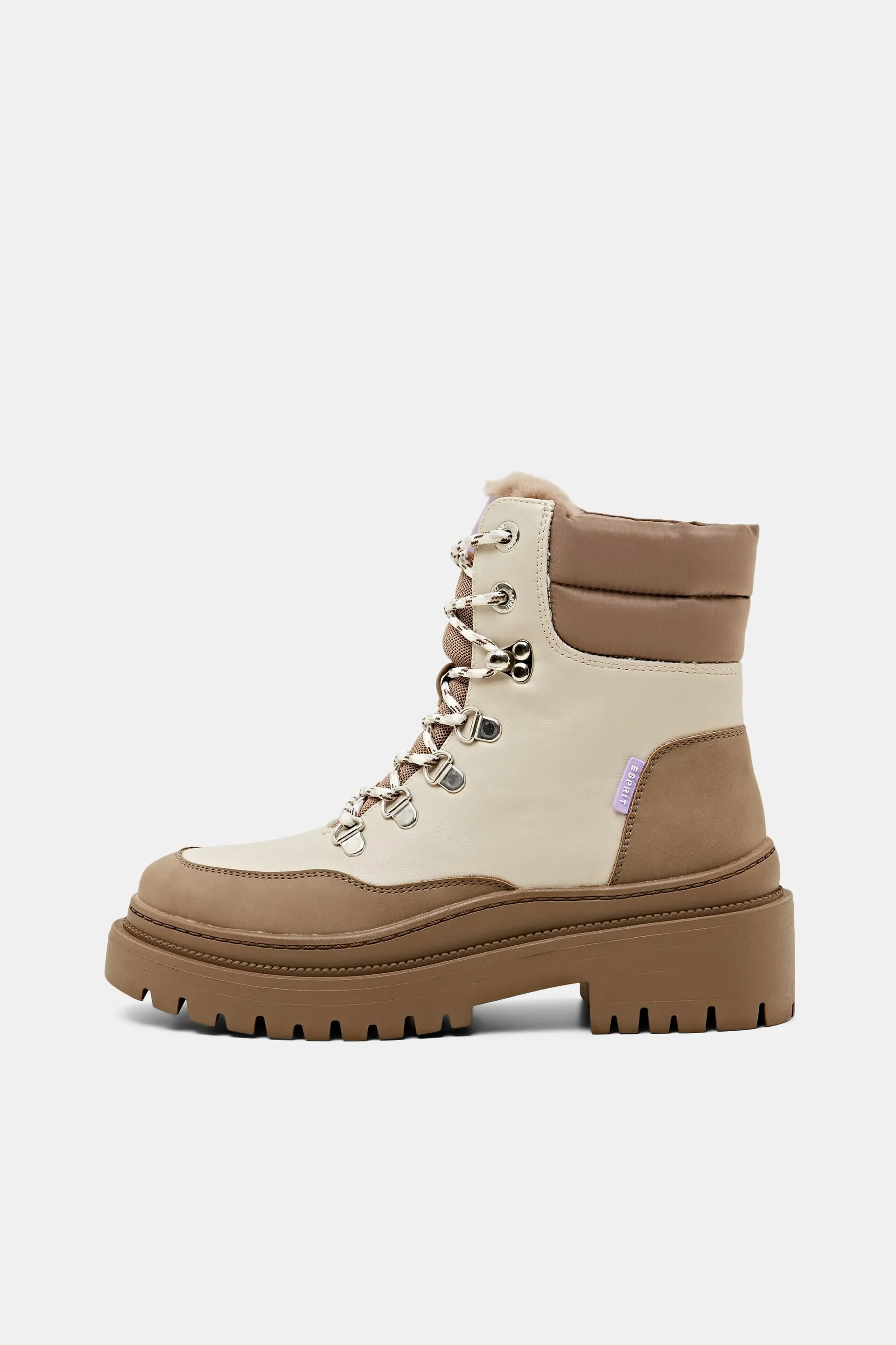 Botas veganas de estilo montaña