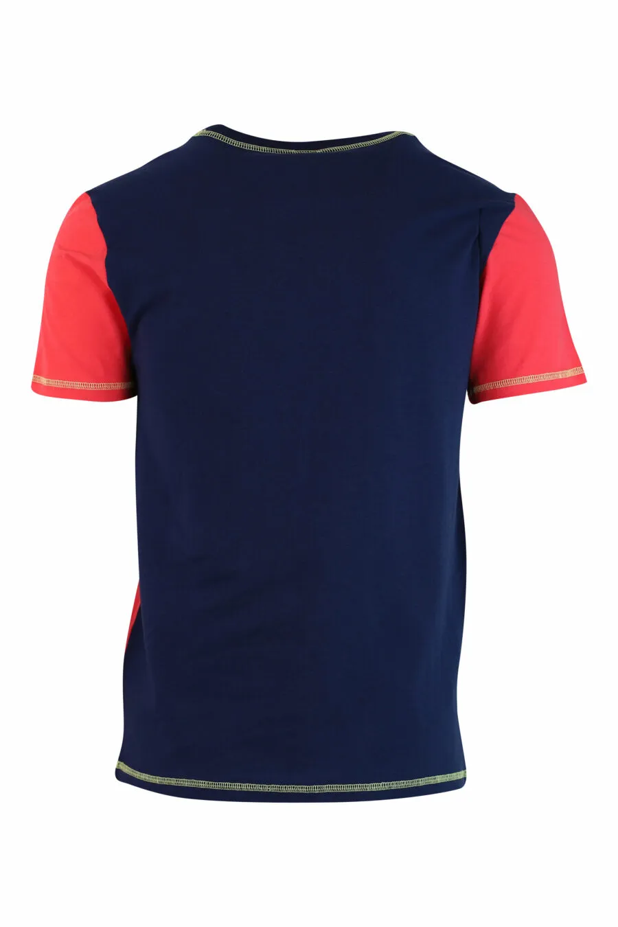 Camiseta bicolor azul y en reverso fucsia con mini logo 
