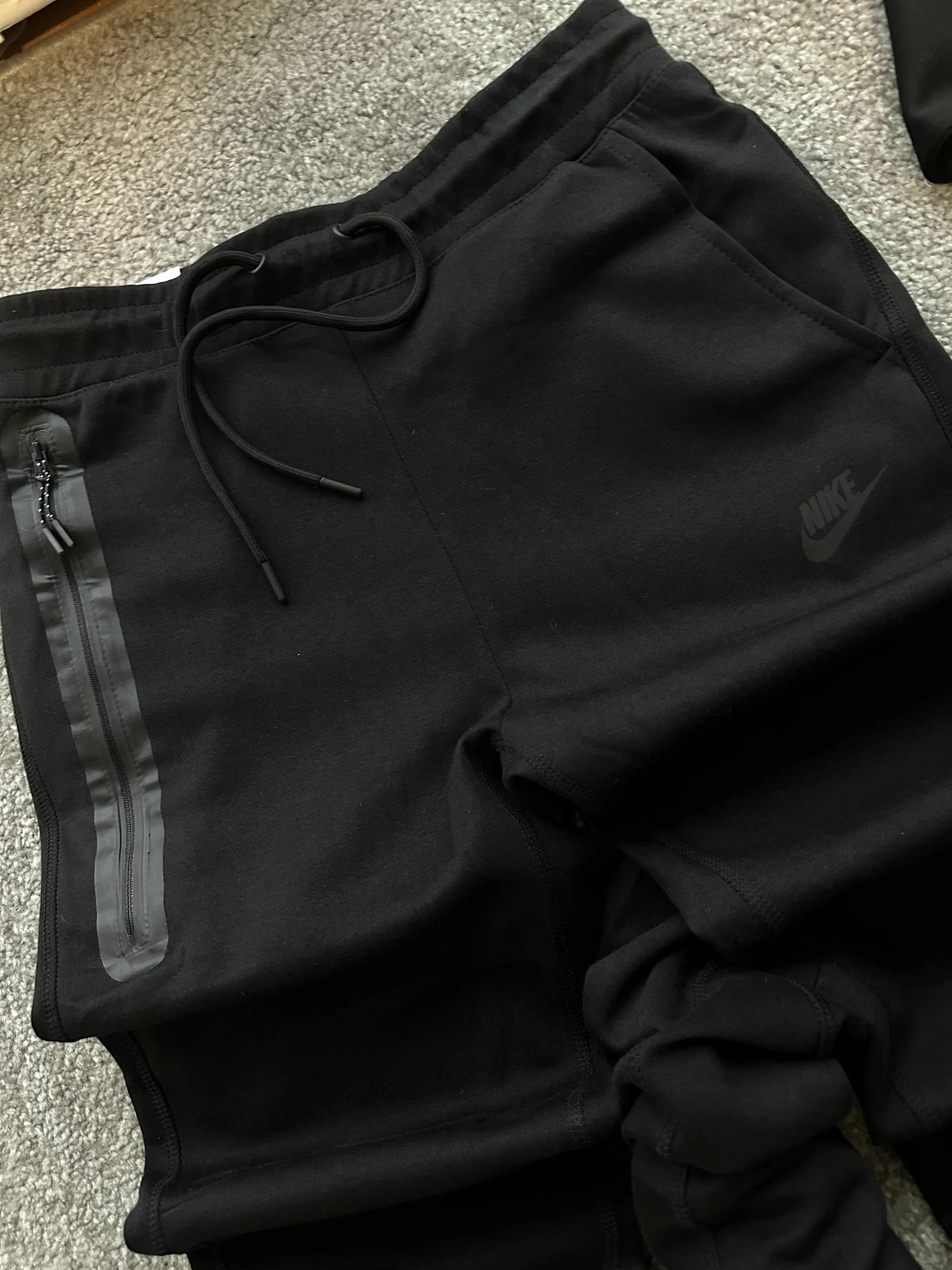 CHANDAL  NIKE TECH  NEGRO