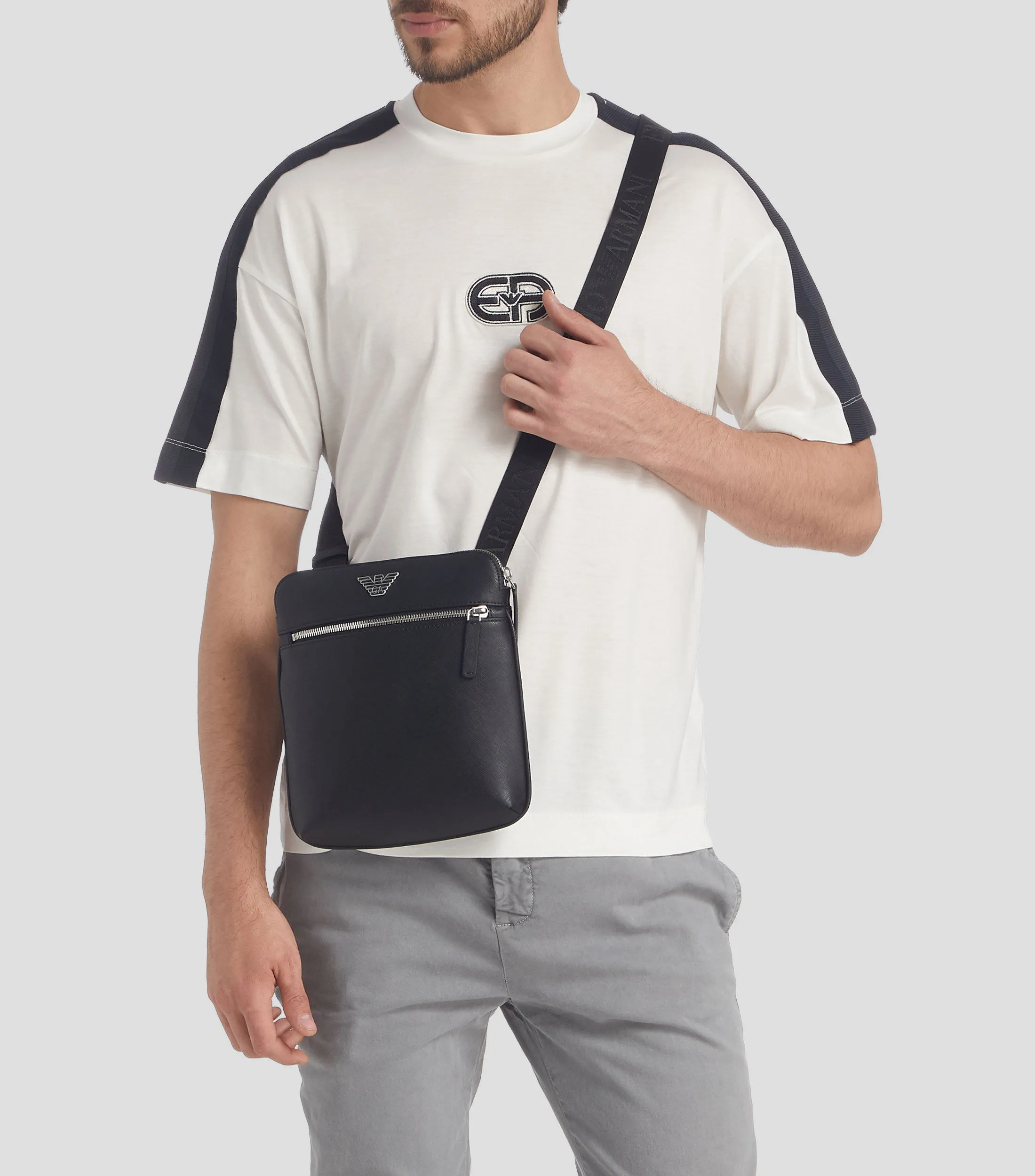 Emporio Armani Bolso crossbody negro Hombre