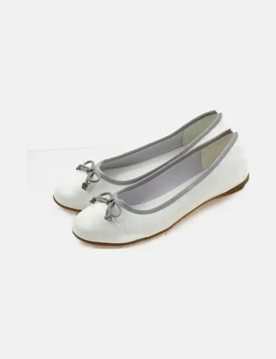 Guess Bailarina charol blanca