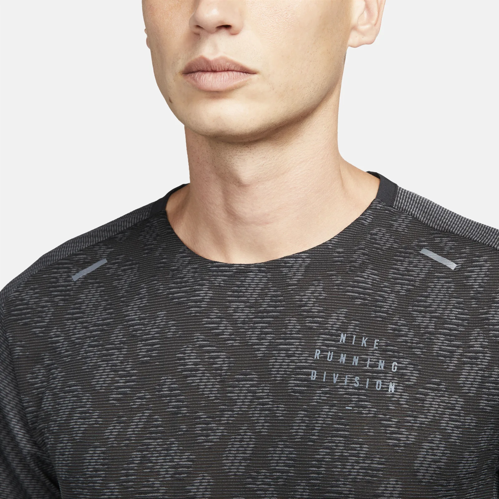 NIKE DRIFIT ADV RUN DIVISION TECHKNIT SHORTSLEEVE RUNNING TOP