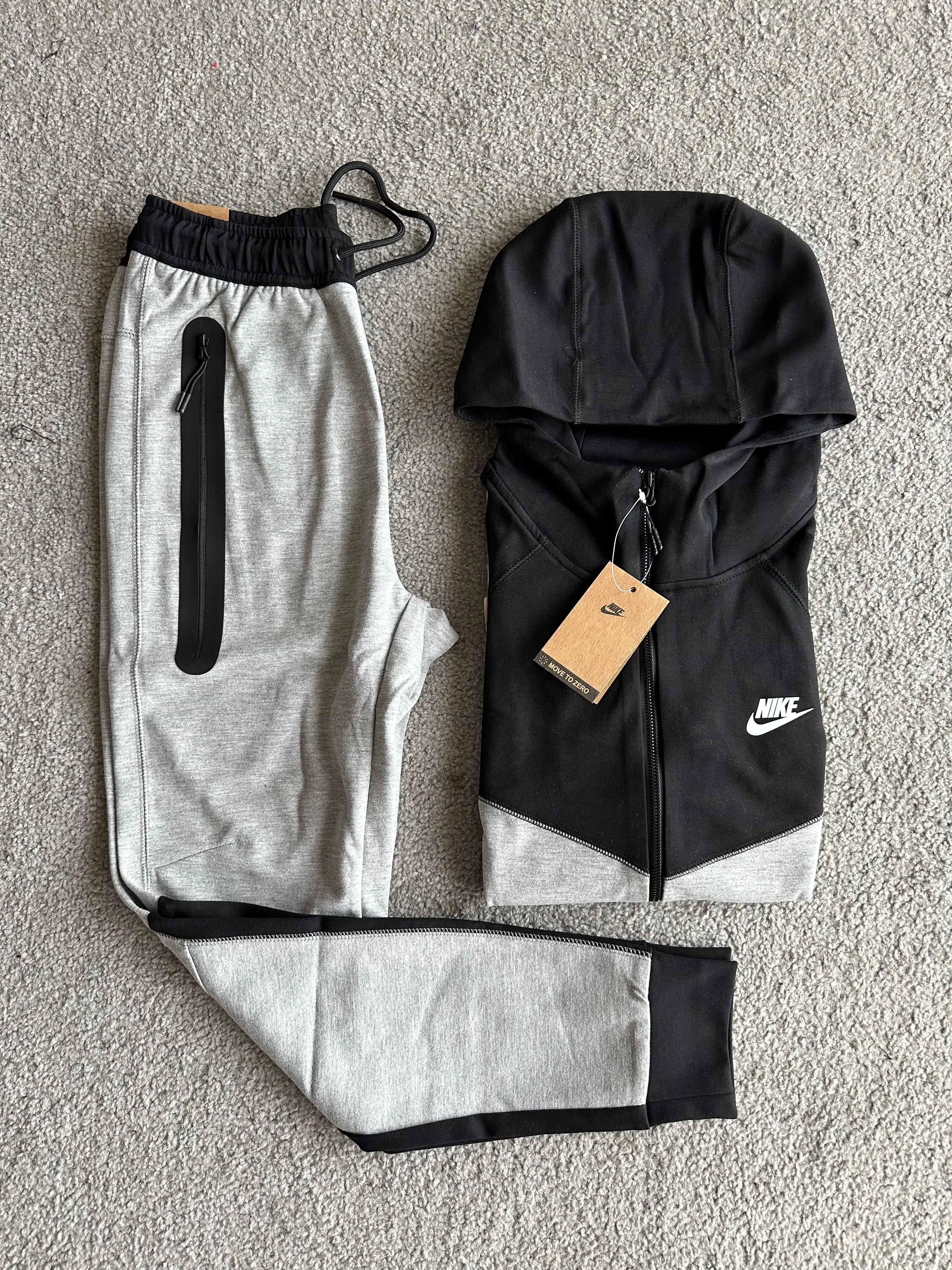 Nike tech “GREY BLACK” 