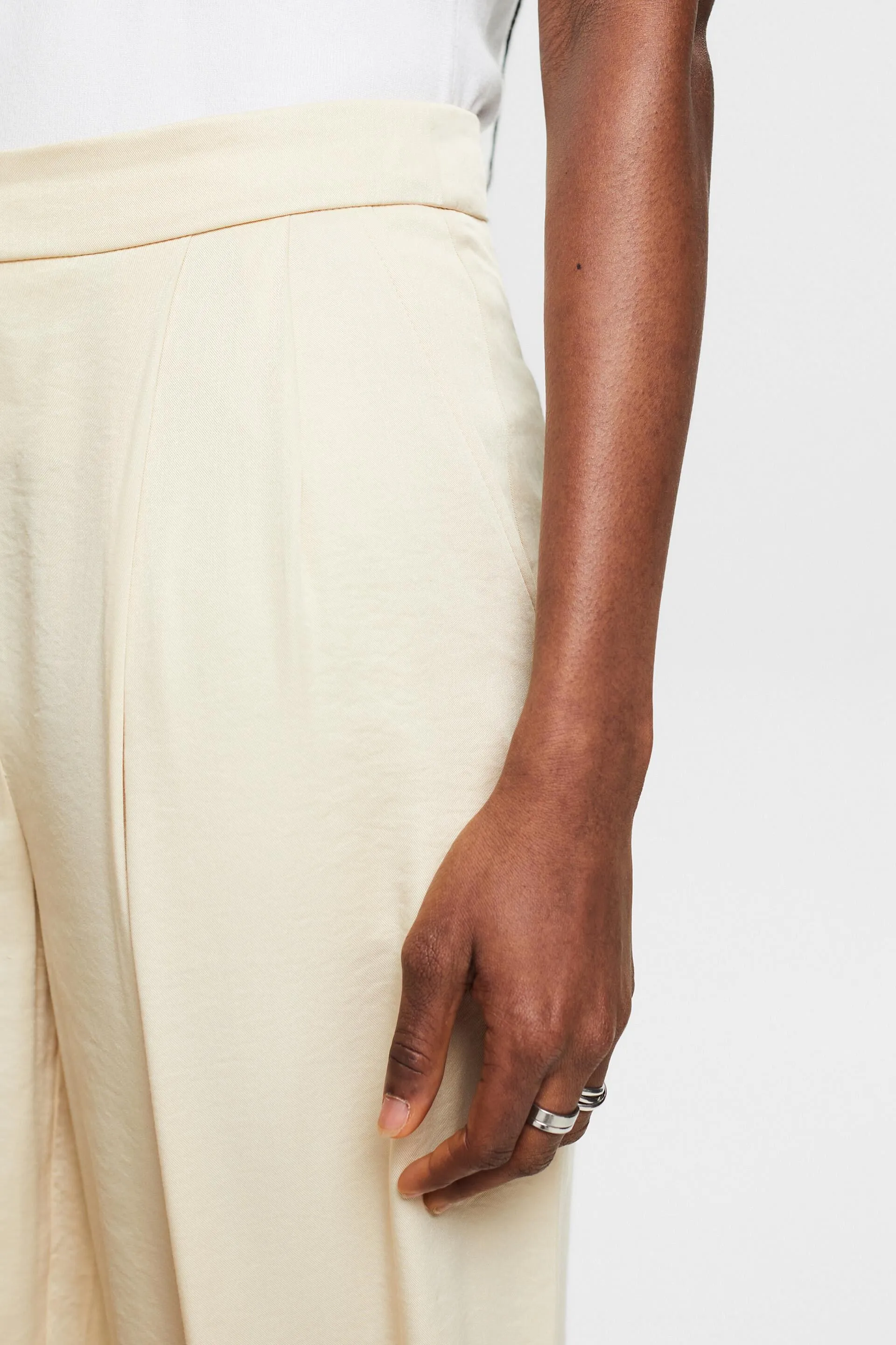 Pantalones de pernera ancha