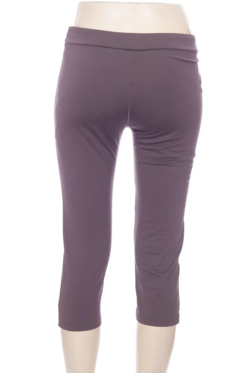 ROPA DEPORTIVA / SALIDA DE BAñO COLOR GRIS  LEONISA