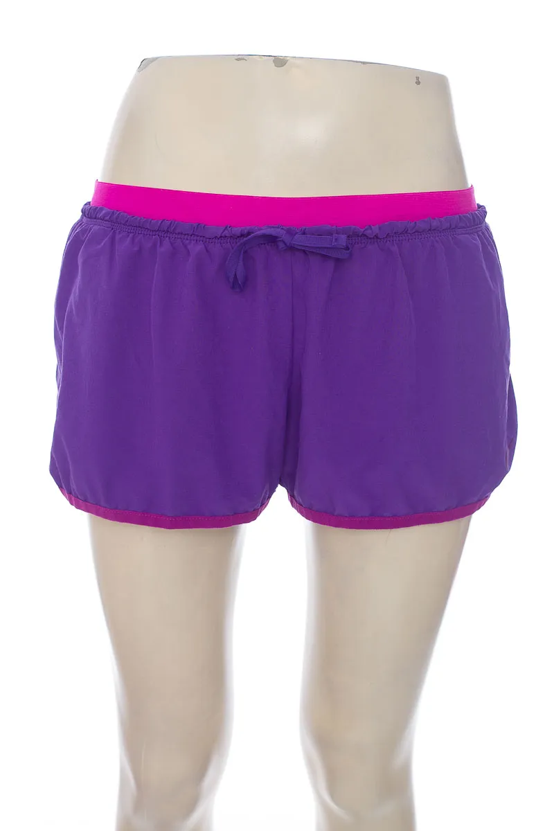 ROPA DEPORTIVA / SALIDA DE BAñO COLOR MORADO  NIKE