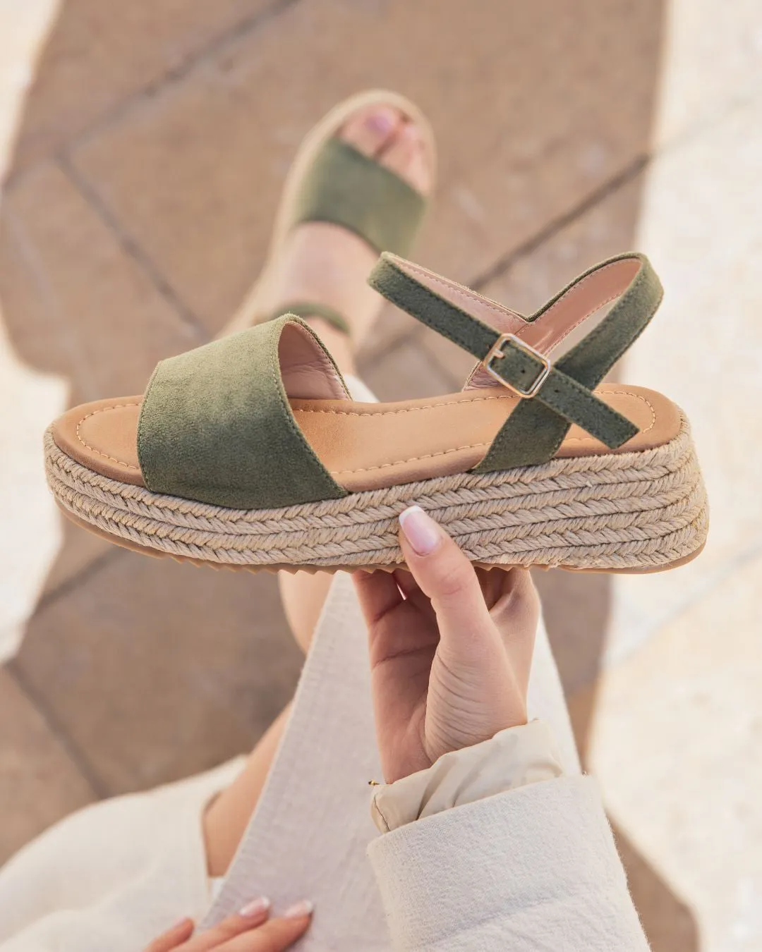 SANDALIA DE PLATAFORMA KAKI  ELEONORE