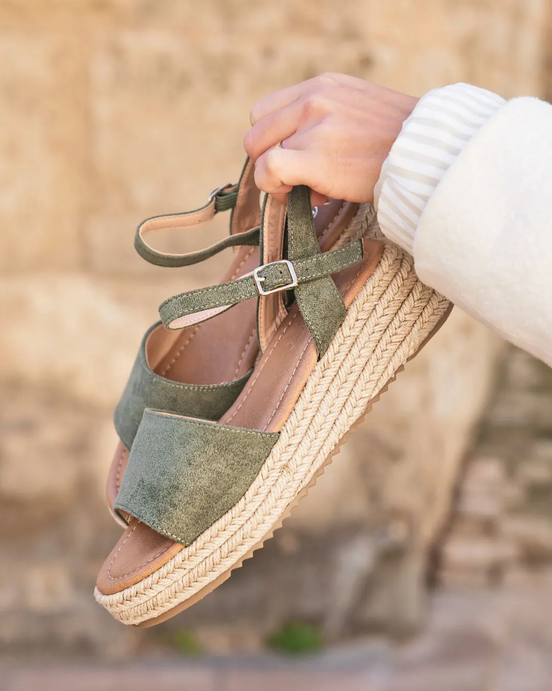 SANDALIA DE PLATAFORMA KAKI  ELEONORE