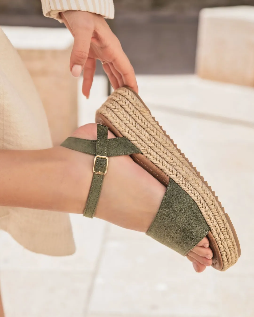 SANDALIA DE PLATAFORMA KAKI  ELEONORE