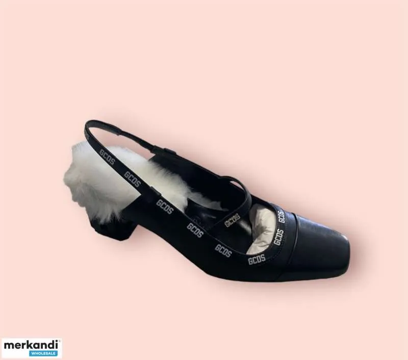 Stock de calzado de mujer de GCDS
