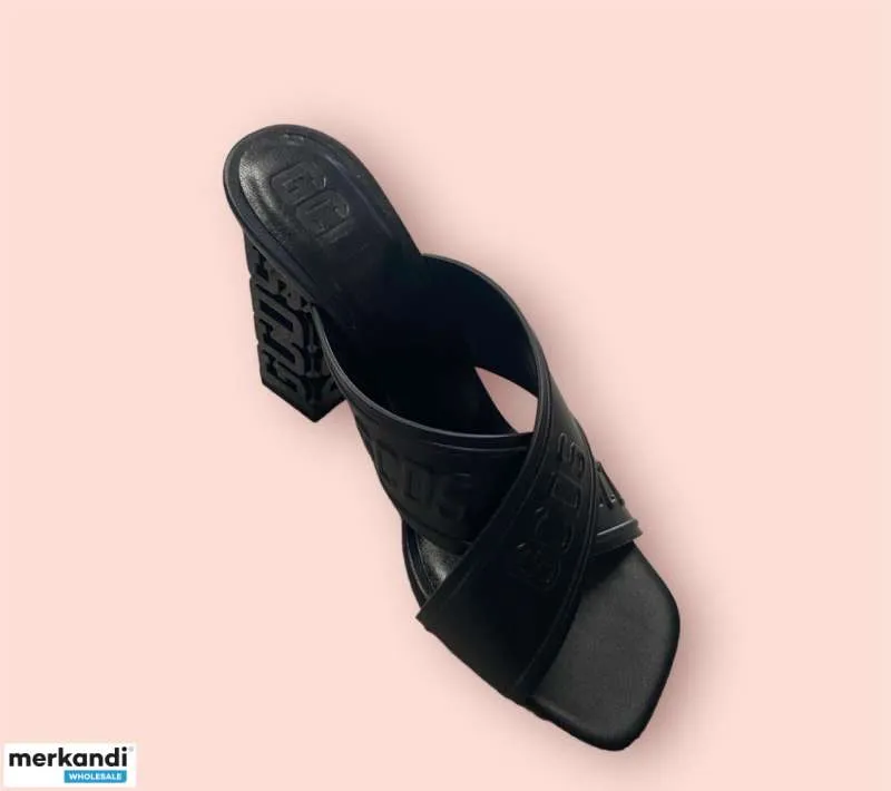 Stock de calzado de mujer de GCDS