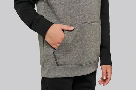 Sudadera bicolor con capucha para niños