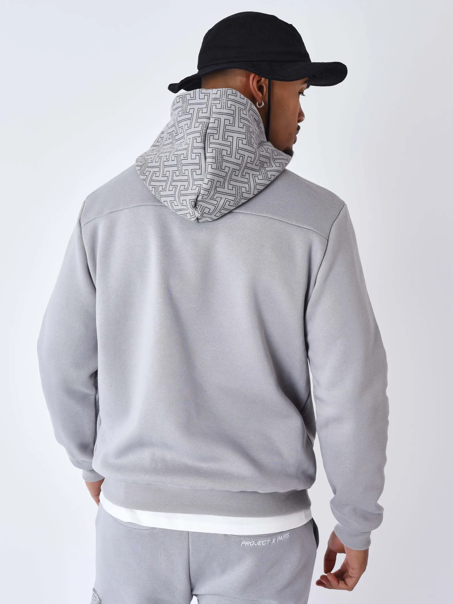 Sudadera con capucha estampada con monograma