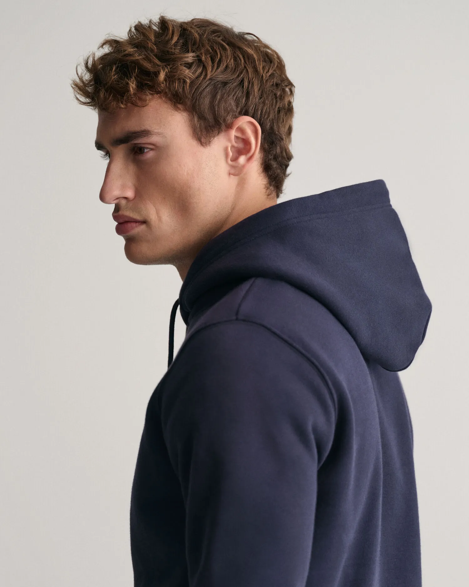 Sudadera con capucha Shield
