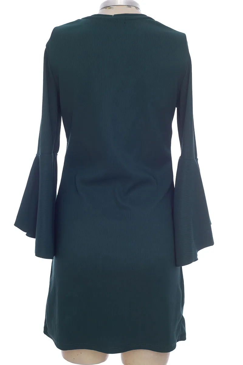 VESTIDO / ENTERIZO COLOR VERDE  BERSHKA
