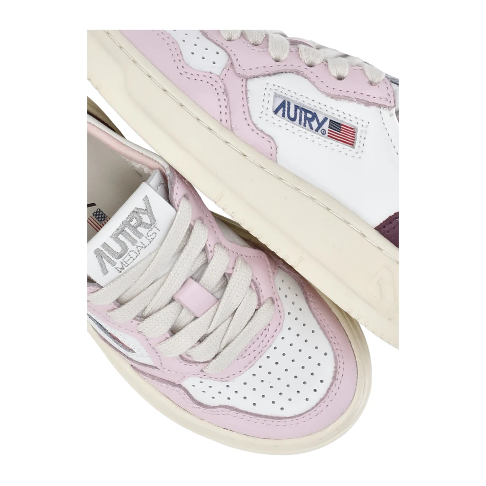Zapatillas Blancas de Cuero para Niños con Detalles Transpirable