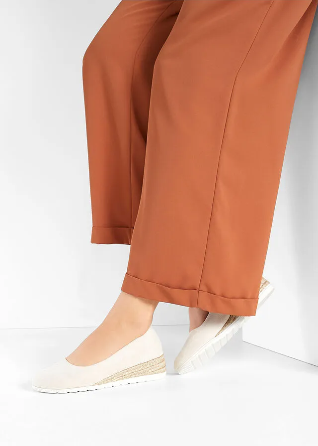Zapatos de cuña Beige