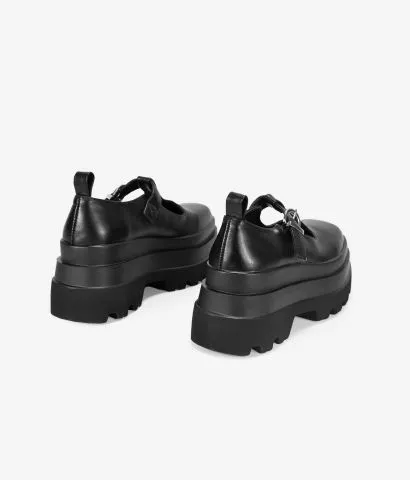Zapatos de plataforma negros con hebilla